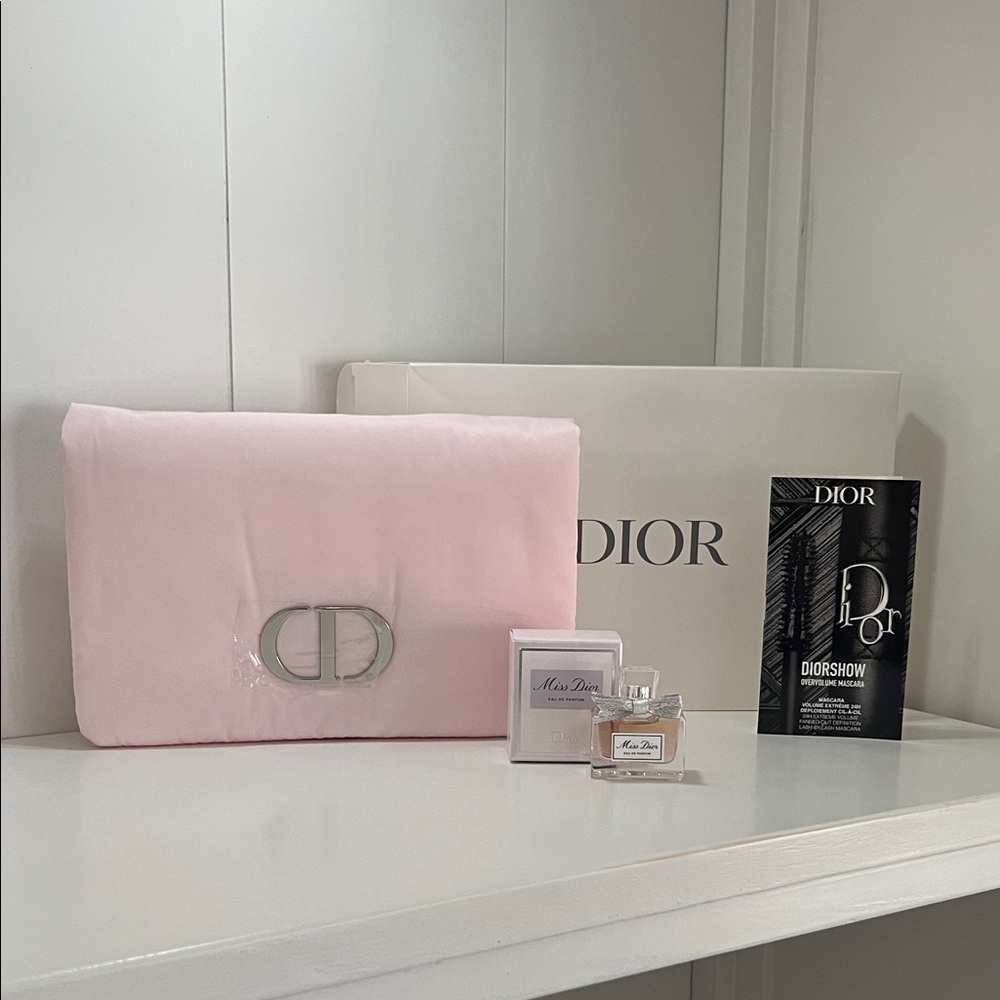 DIOR BUNDLE-COSMETIC POUCH, MISS DIOR EAU DE PARFUM DIORSHOW SAMPLE SIZE MASCARA